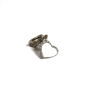 white small pendant with heart, art 076780W