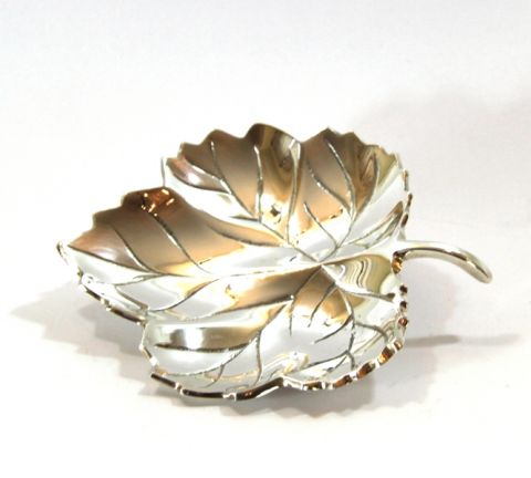 leaf shaped plate, art 9500300