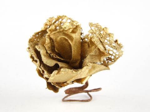 gold roses (at least 12pieces), art 830001G