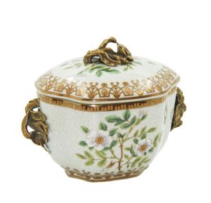box with decoration "Flora Danica"  with bronze finishings, art 0669170